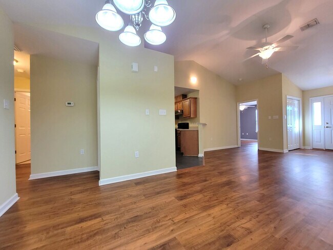 Building Photo - Lovely 3 bedroom town home off Apalachee Pkwy for rent August 7, 2026 $1800