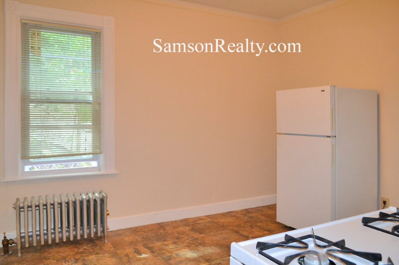 Building Photo - 347 Lloyd Ave