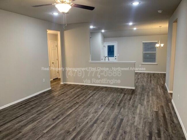 Building Photo - 4205 SW Lenox Ave