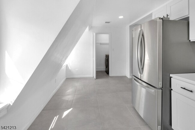 Building Photo - 157 Fairmount Ave