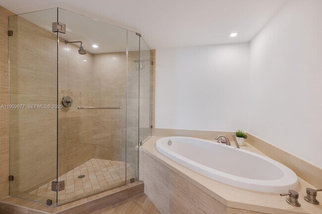 Building Photo - 7928 East Dr