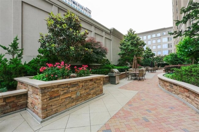 Building Photo - 3040 Peachtree Rd