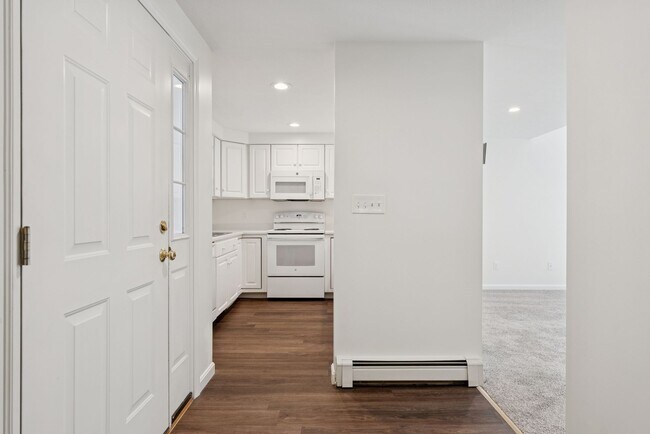 Building Photo - 7 Dunnhill Dr
