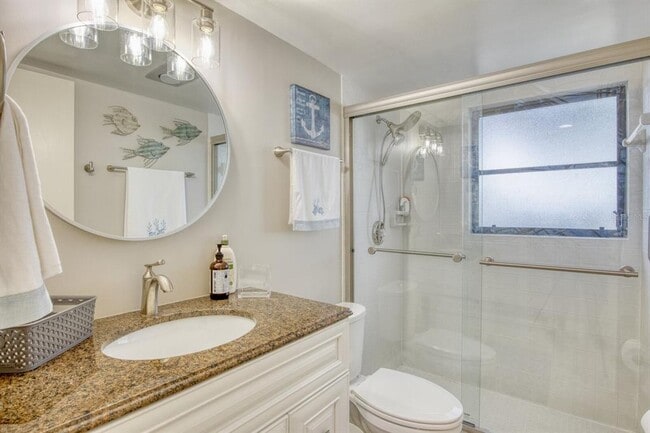 Building Photo - 5640 Golf Pointe Dr