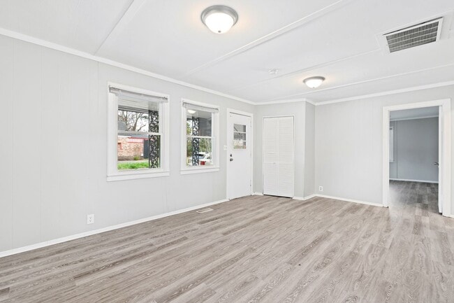 Building Photo - Charming 3BR Ranch Home Minutes from Downtown Smithfield!