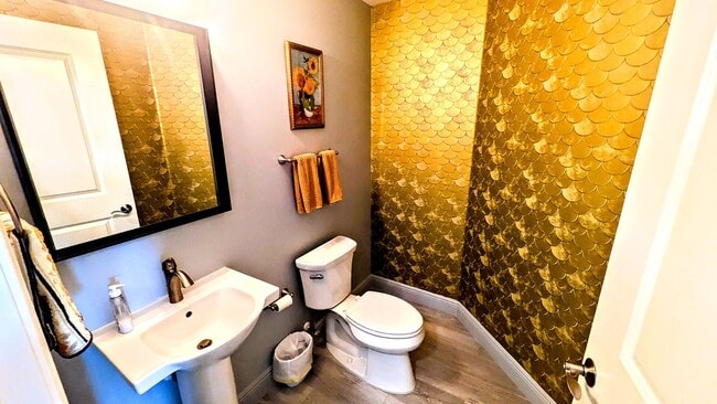 Building Photo - Annual Turnkey 3/3 penthouse on waterfront in Osprey