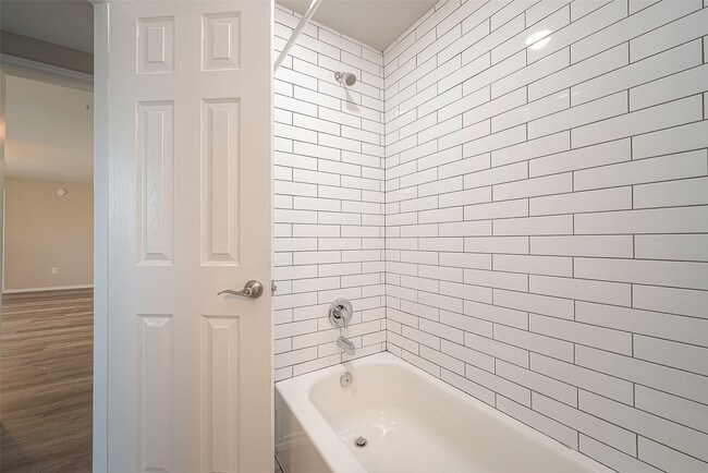 Building Photo - 1547 Garden Rd