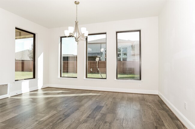 Building Photo - 30627 S Creek Way