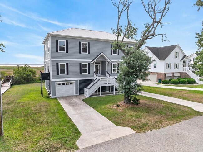 Building Photo - 415 Sassanqua Dr