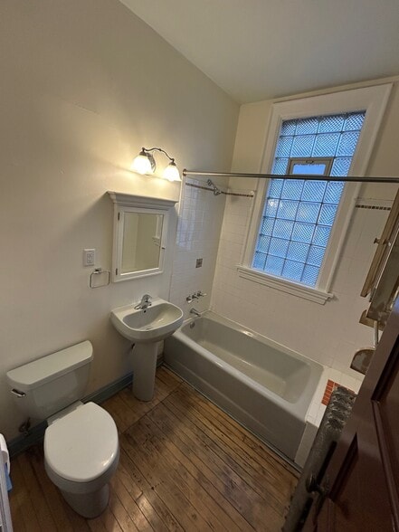 Bathroom - 2379 S Howell Ave