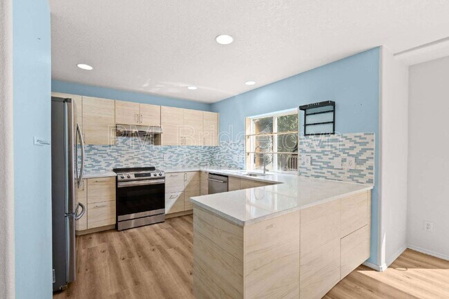 Building Photo - 2136 NE 13th Ave