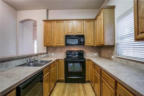 Building Photo - 7907 Rosebriar Ln