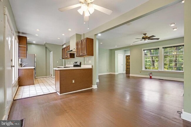 Building Photo - 2310 Cool Spring Rd