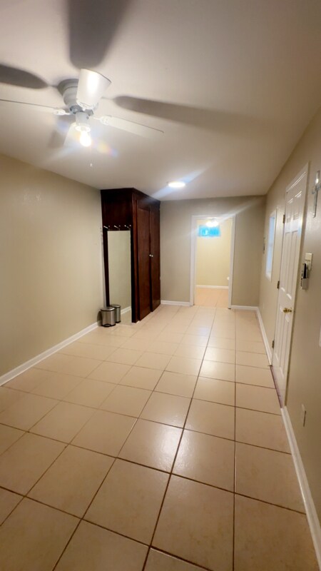 Building Photo - 10842 Knollwood Dr