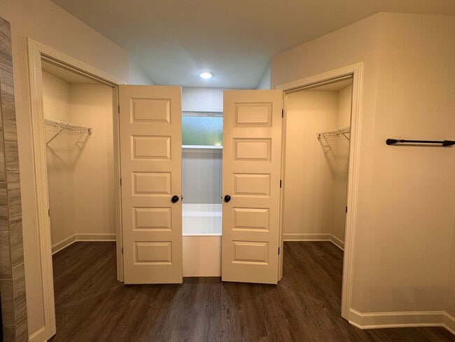 Building Photo - 1029 Hogue Dr