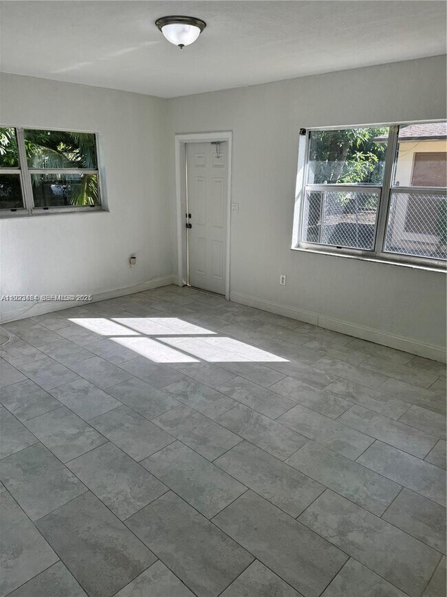 Building Photo - 1429 NE 118th Terrace