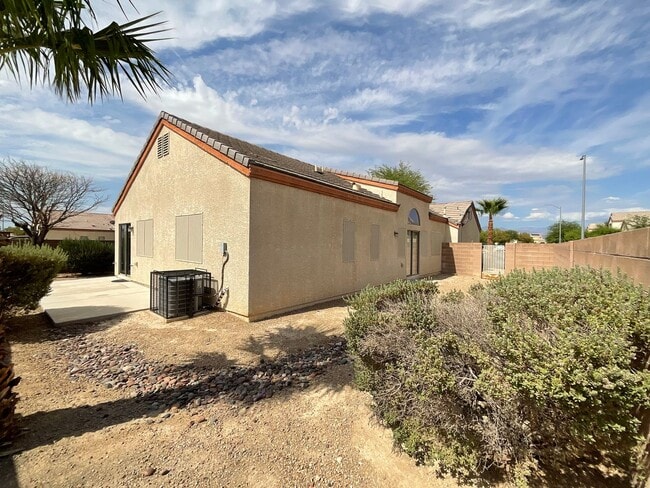 Building Photo - 5016 N Crying Heart St