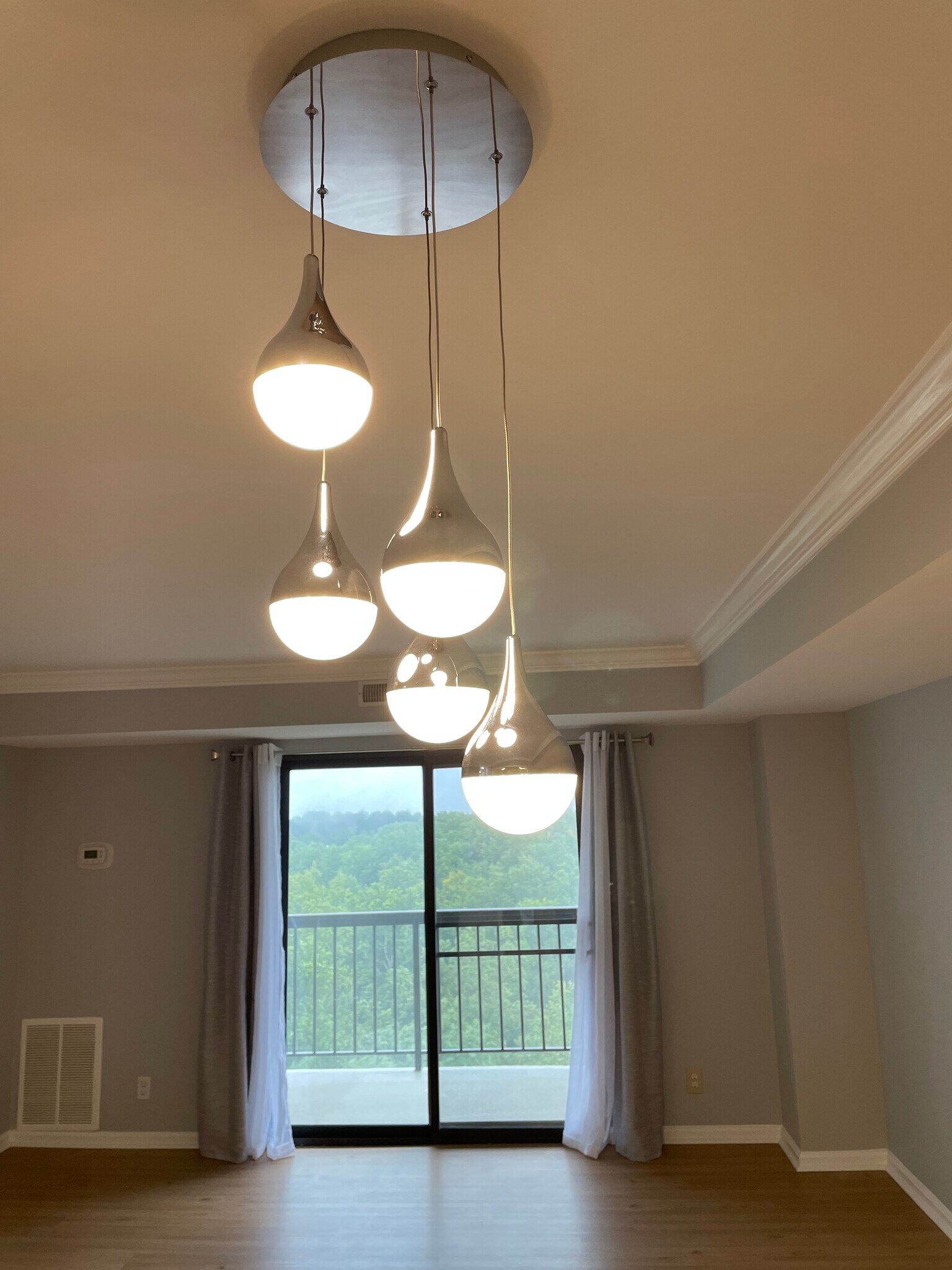 Living room - 3800 Powell Ln