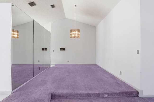 Building Photo - 9476 El Clair Ranch Rd