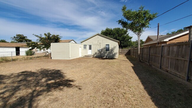 Building Photo - Southlawn