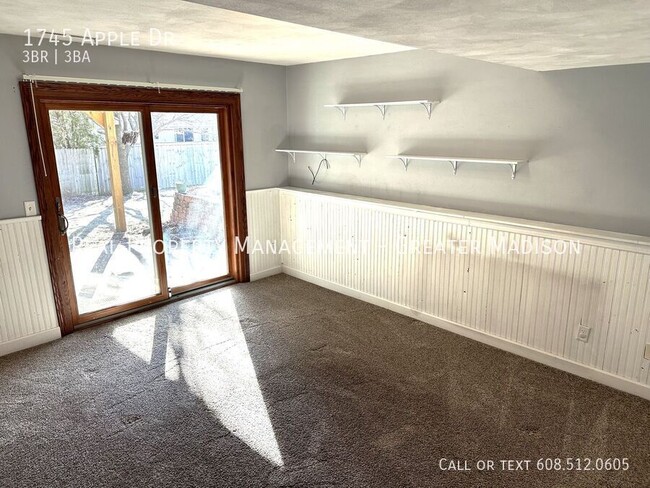 Building Photo - Beautiful split level house rental with 2 ...