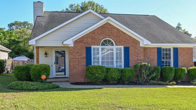 Primary Photo - NE-Columbus-3 Bedrooms & 2 full Baths-Move...