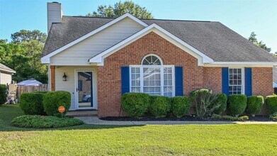 Building Photo - NE-Columbus-3 Bedrooms & 2 full Baths-Move-In Ready