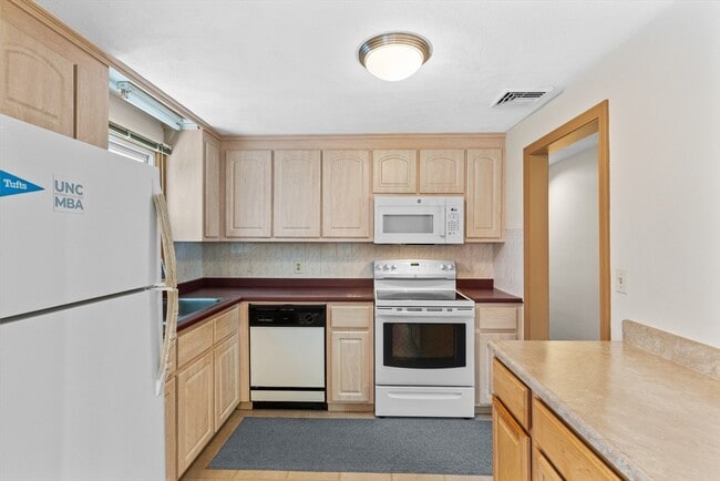 Building Photo - 27 Ridge Hill Ave