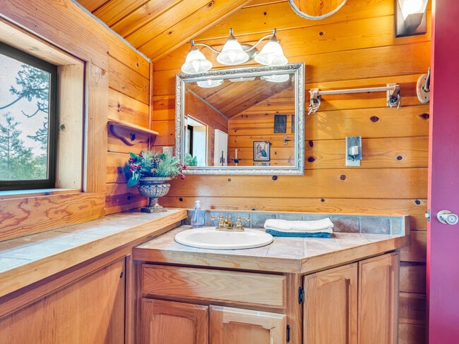 Building Photo - 23672 CA-108