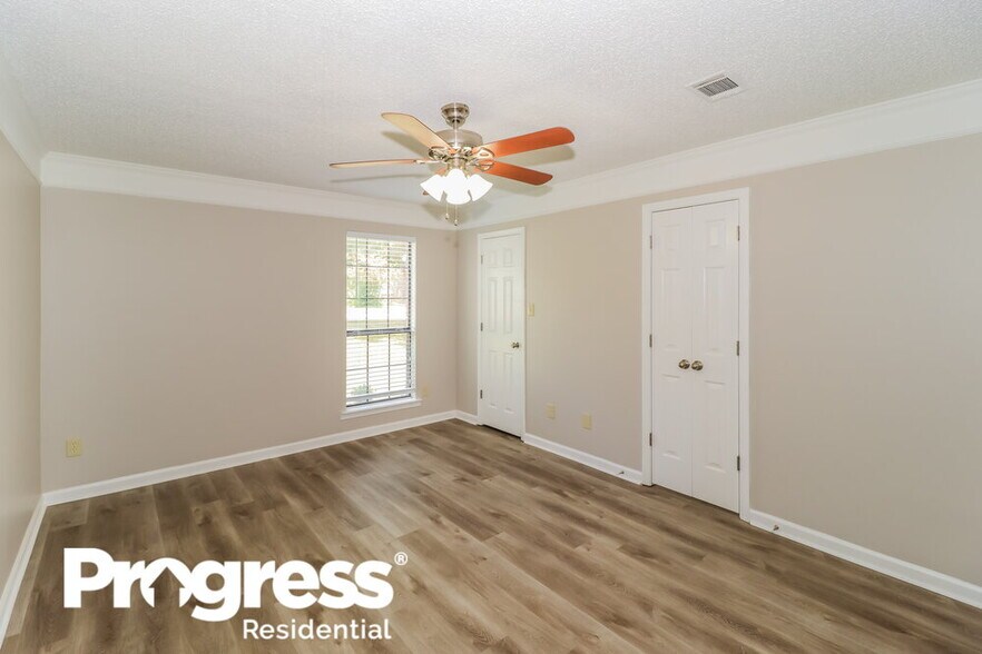 Building Photo - 5859 Pepper Crossing