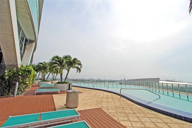 Building Photo - 888 Biscayne Blvd