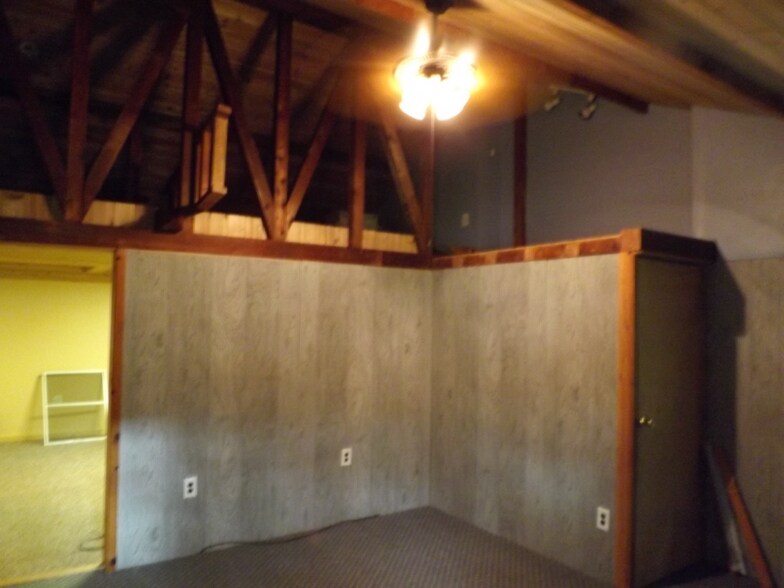 Building Photo - 55 Deer Path Rd