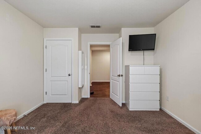 Building Photo - 14 Jarama Cir
