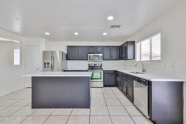 Building Photo - 25771 W Satellite Ln