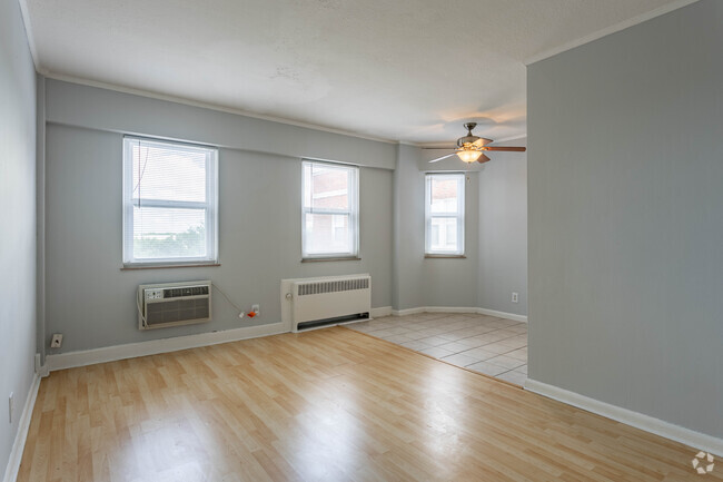 1BD, 1BA - 500-564SF - The Residences at Shaker Square