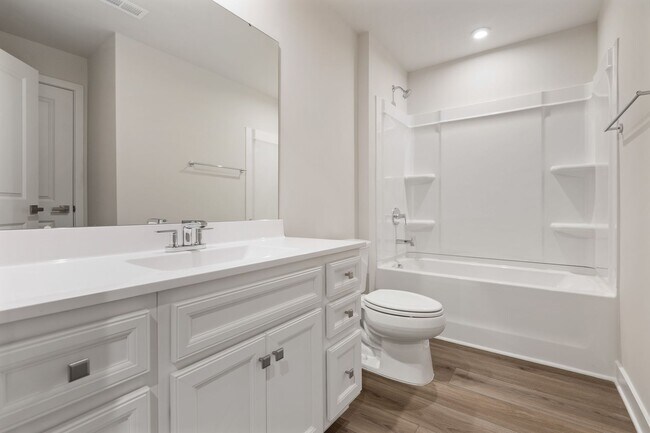 Building Photo - Available NOW! 4 Bed, 4 Bath in 751-South Neighborhood!