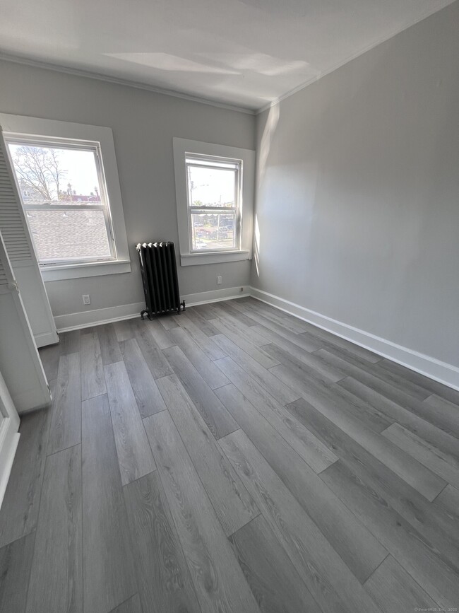 Building Photo - 81 Jetland St