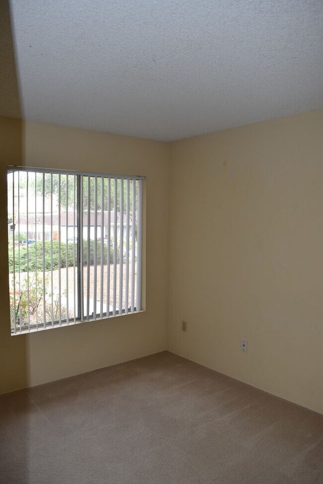 Building Photo - Single Story 3 Bed 2 Bath Home in Poway- S...