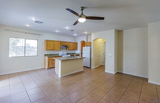 Building Photo - 1 Story home with 3 Bedrooms