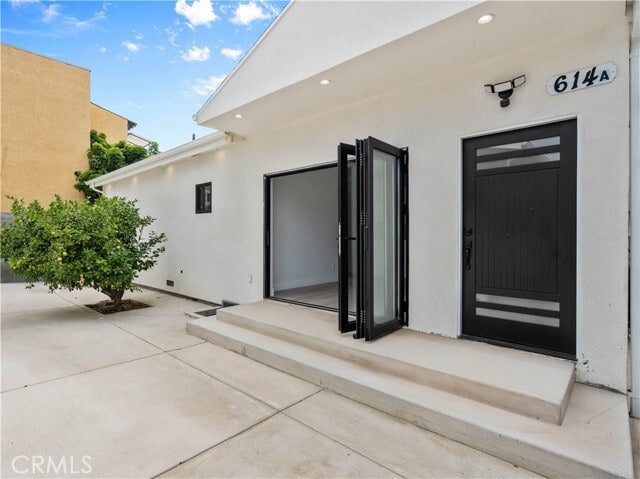 Building Photo - 614 E Lomita Ave