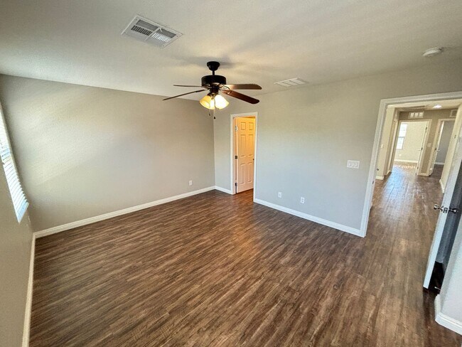 Building Photo - 10835 Broxden Jct Ave