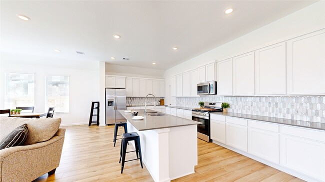 Building Photo - 711 Hooks Trl