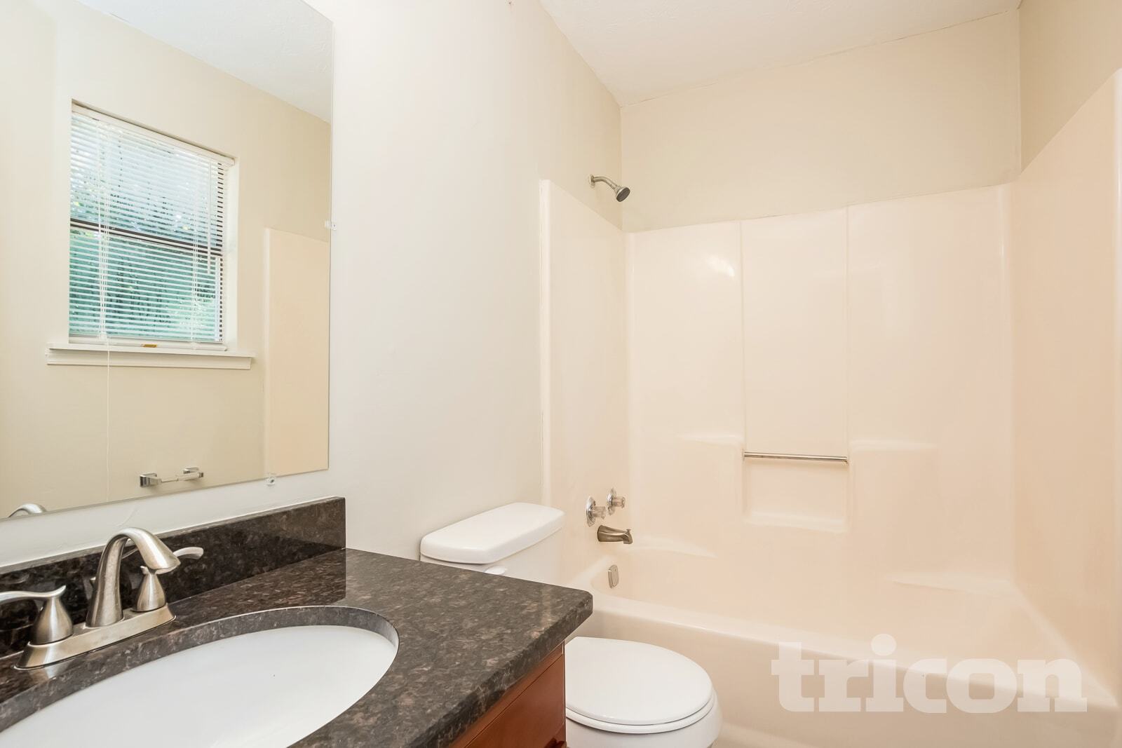 Building Photo - 4063 Tanglewood Rd