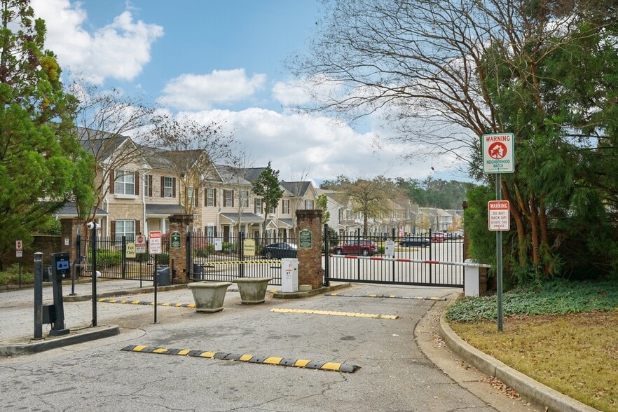 Front Gate - 585 McWilliams Road