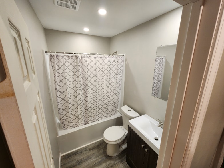 Building Photo - 2083 E Schumacher St