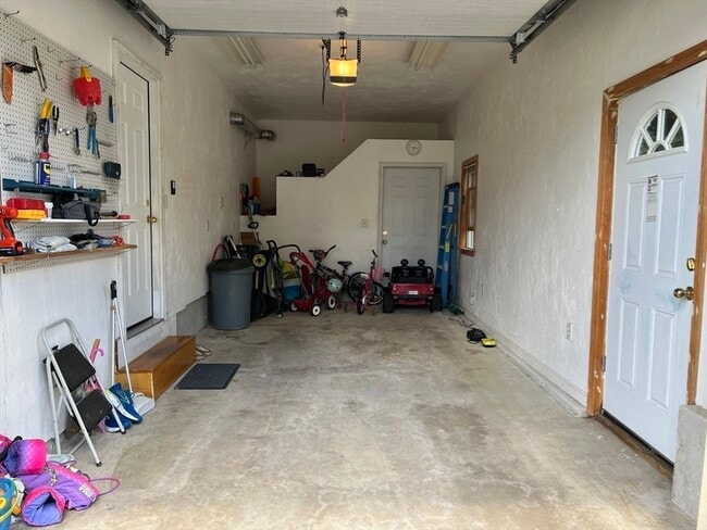 Building Photo - 11 Garrison Rd