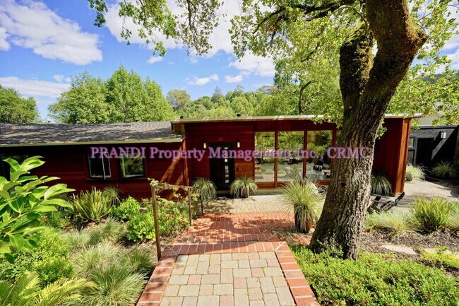 Building Photo - 22 Madrone Ct