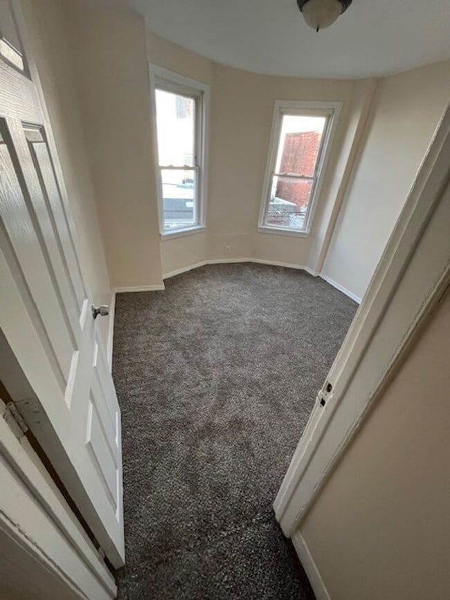 Building Photo - Remodeled Home - Harrowgate