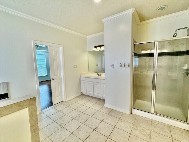 Building Photo - 7608 Janak Dr