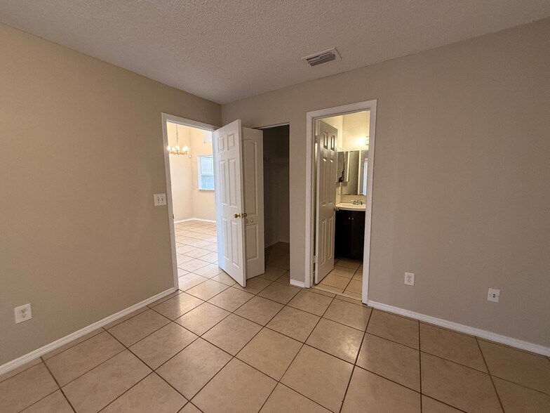 Building Photo - 4705 Almond Willow Dr